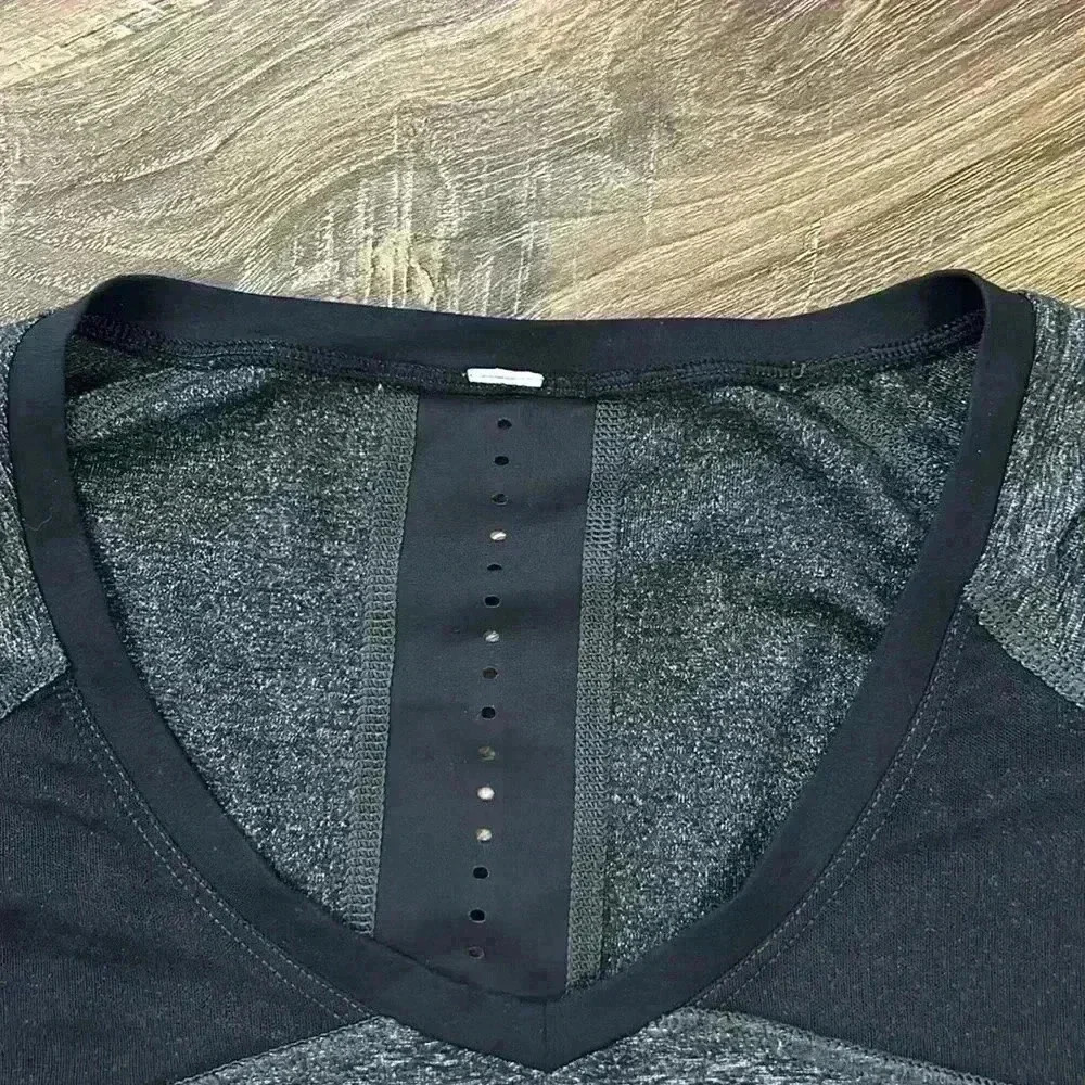 Lululemon Women’s Pace Pusher long sleeve shirt black/gray with back pocket sz8 - Picture 7 of 16